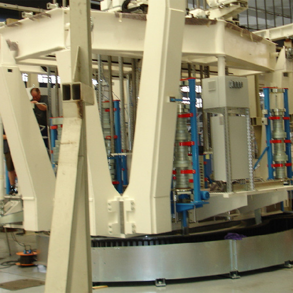Wind tunnel balance